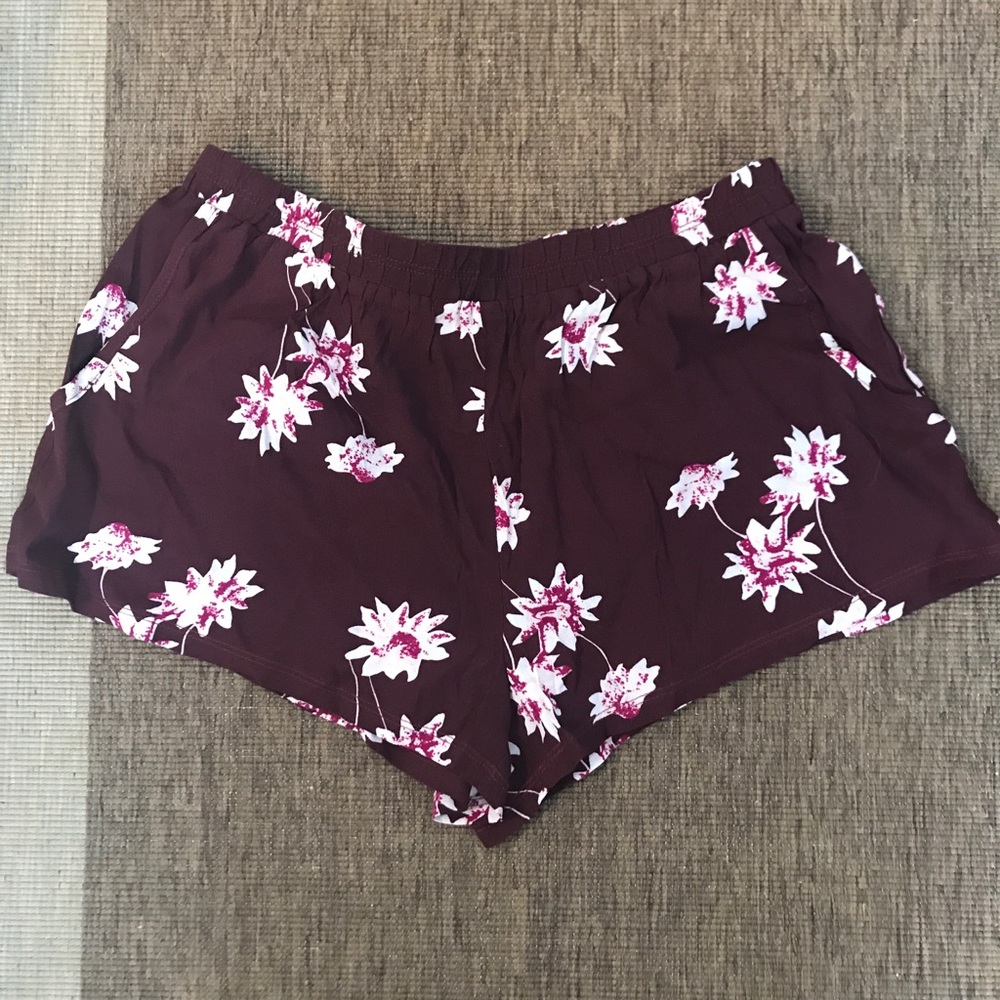 Forever 21 Maroon Pink Floral Shorts Sz M