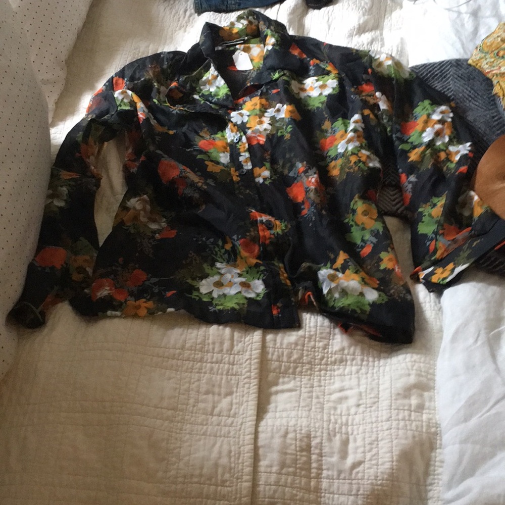 Lady Winn California by TEDDI Floral Button Up