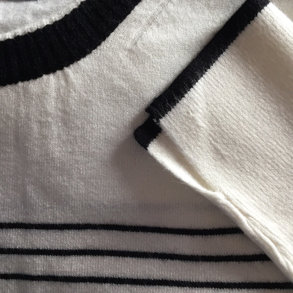✨NWT✨Gorgeous Stripe Sweater - Picture 2 of 4