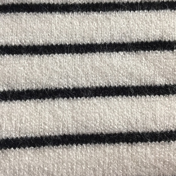 ✨NWT✨Gorgeous Stripe Sweater - Picture 4 of 4