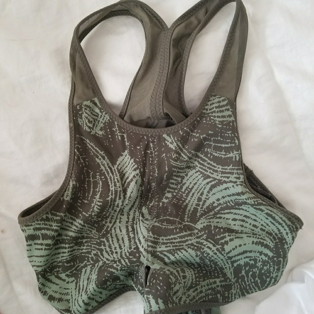 Lululemon top