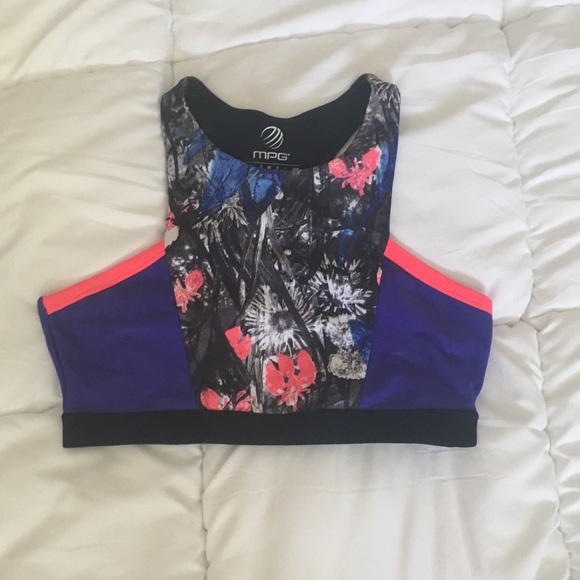 Cute sports bra or workout crop top - Picture 1 of 2