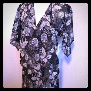 NWT Lularoe Monroe Small sheer flowers