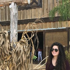 Meet your Posher, Anna