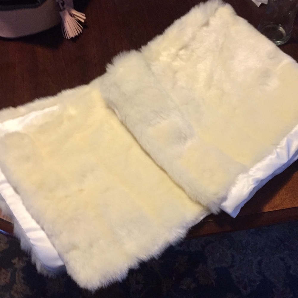 Fur shawl