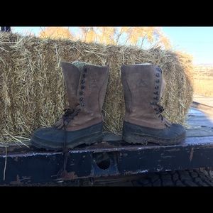 Kamik Winter Boots Men’s 7/Womens fits around 9.5
