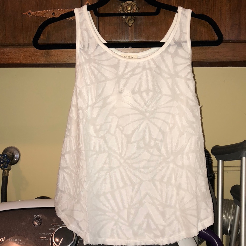 NWT beautiful white tank top