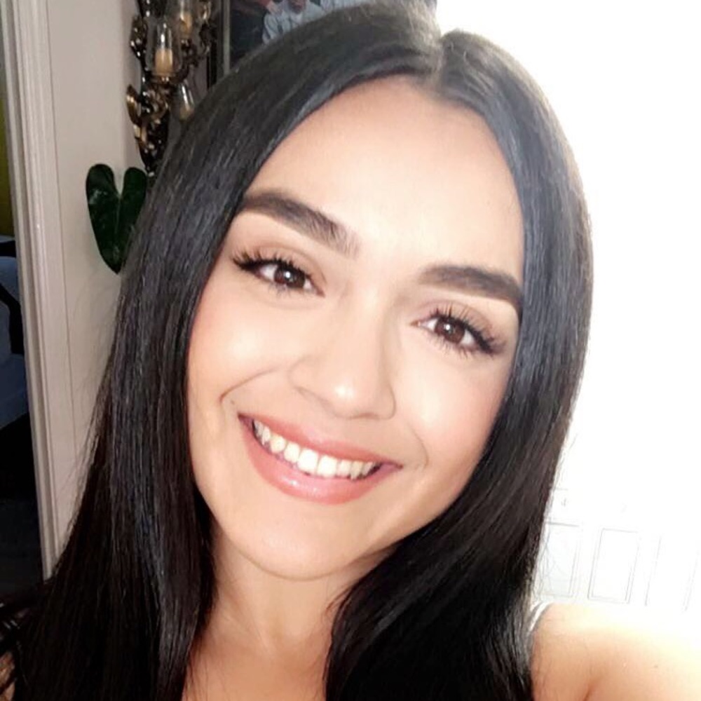 Meet your Posher, Gloria