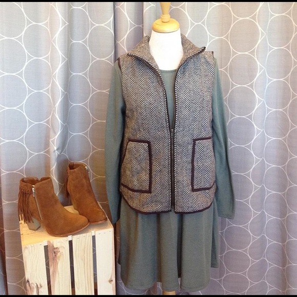 Quilted Herringbone Vest Black - Picture 1 of 3