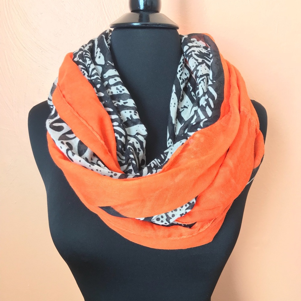 Infinity Scarf /// - Picture 3 of 3