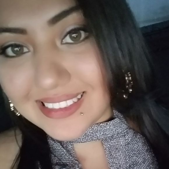 Meet your Posher, Itzel - Picture 1 of 1