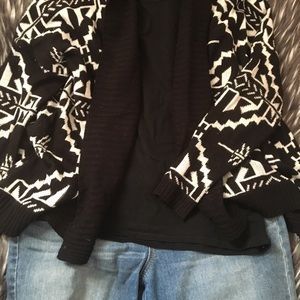 🔴 Aztec print cardigan