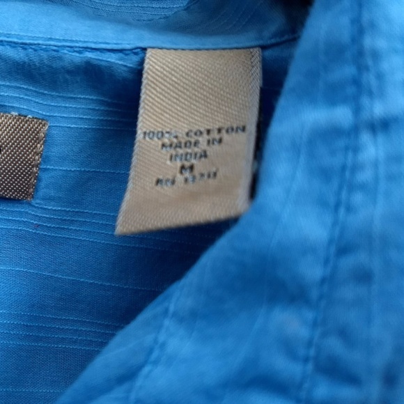 I.E. Soft Blue Long sleeve button down top Sz M - Picture 5 of 5