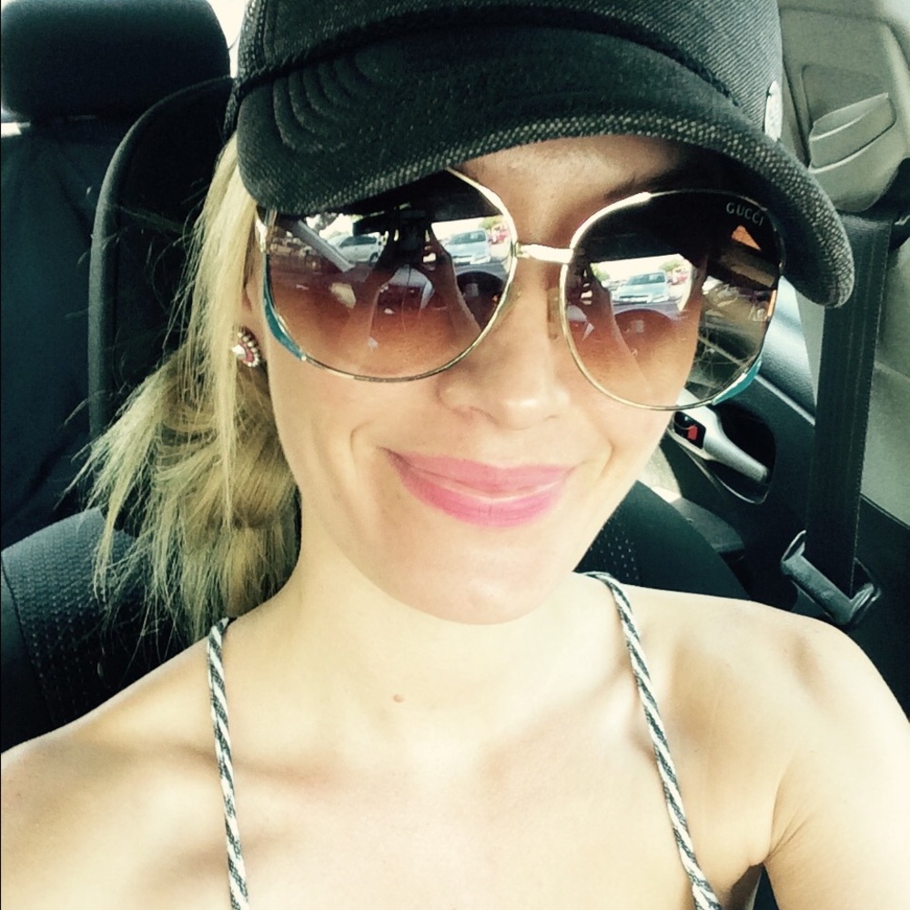 Meet your Posher, Jenn