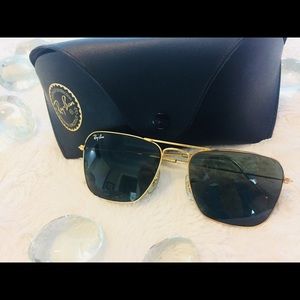 RayBan Sunglasses Aviator in Gold
