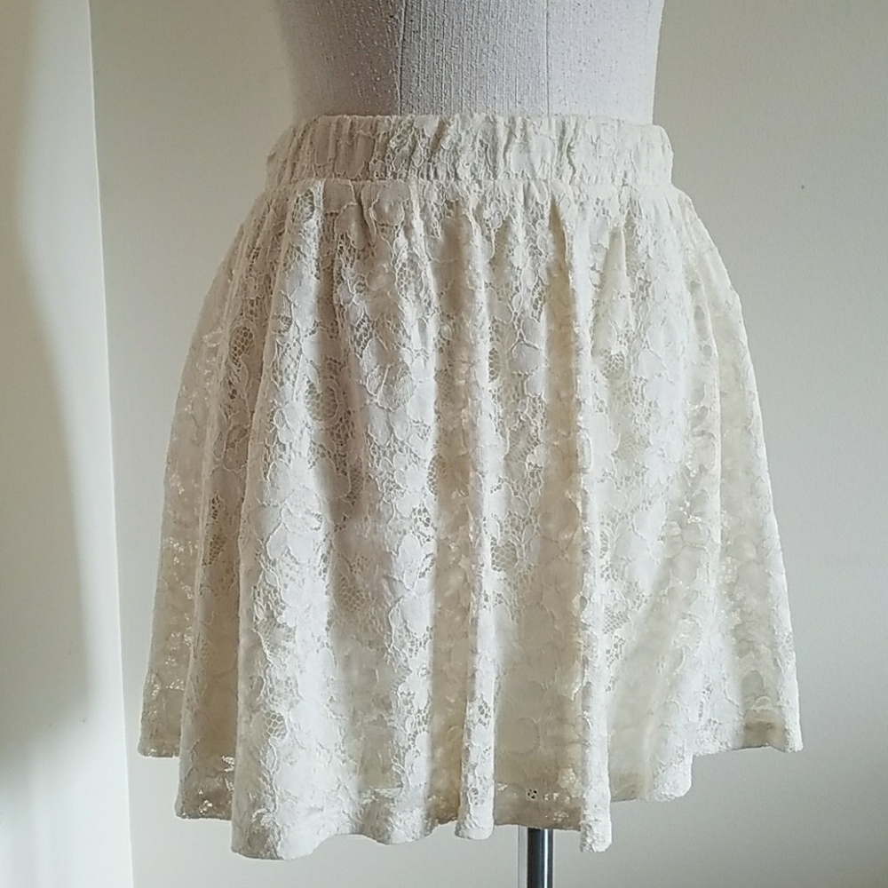Off white lace skater skirt with elastic band
