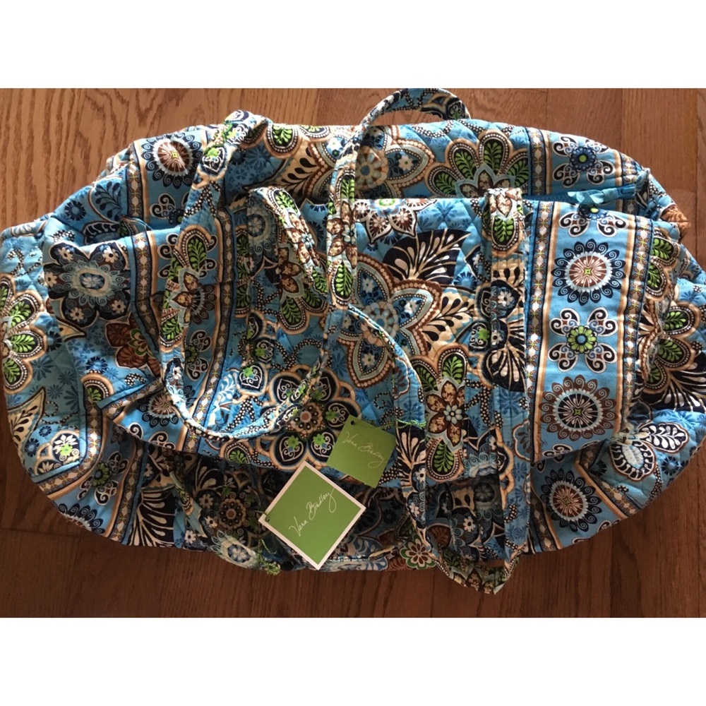 Vera Bradley Duffel Bags!!💙