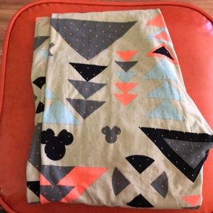 TC LuLaRoe Disney leggings