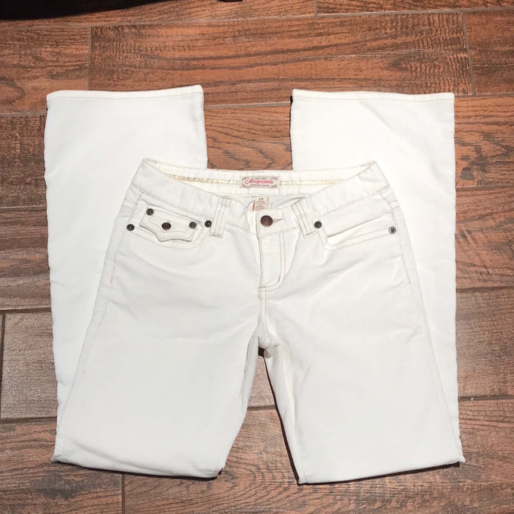NWOT Aeropostale low-rise flair leg white cords