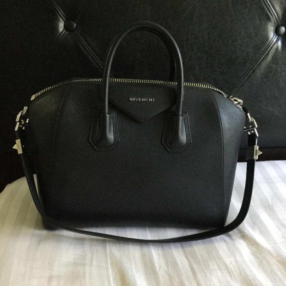 💯 GIVENCHY 'Medium Antigona' Sugar Leather