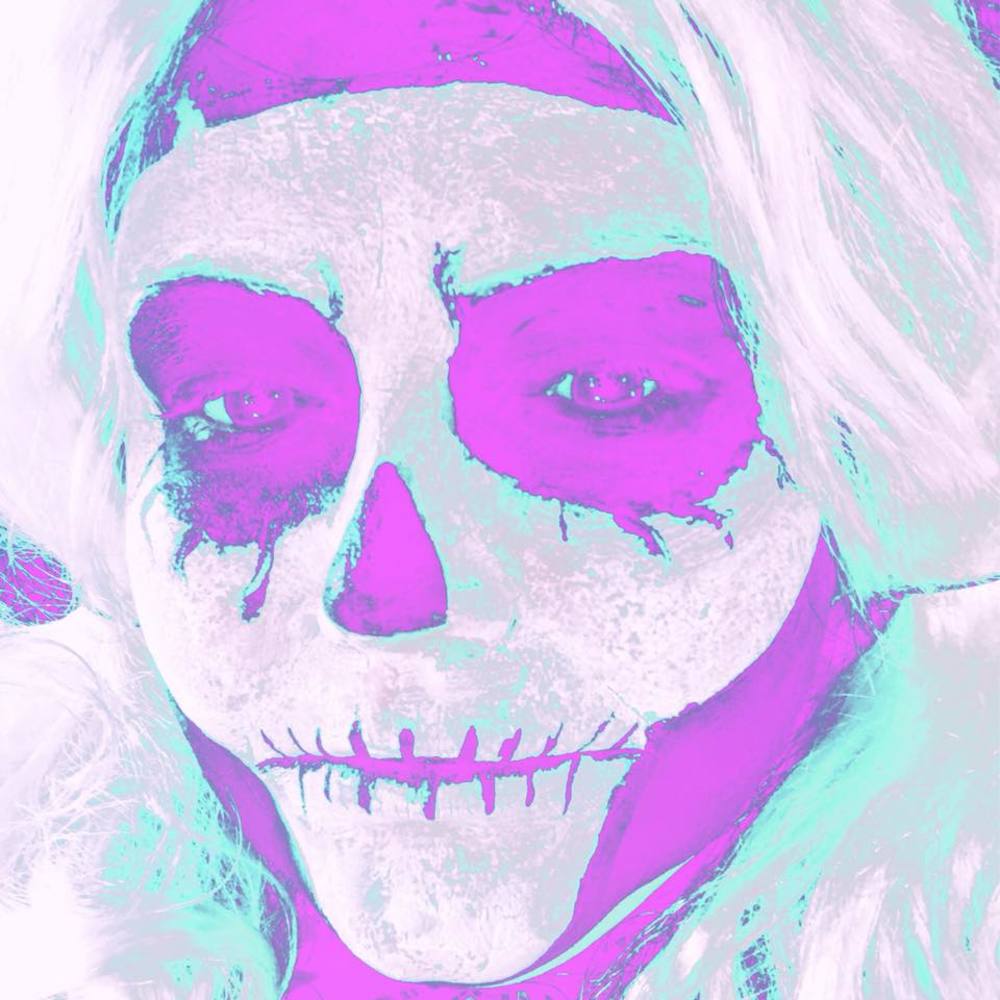 Meet your Posher, Cassandra