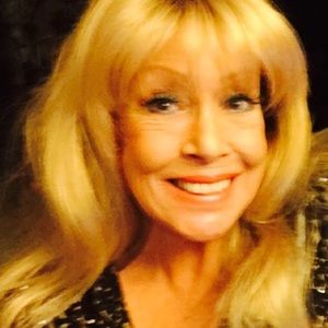 Meet your Posher, Deborah