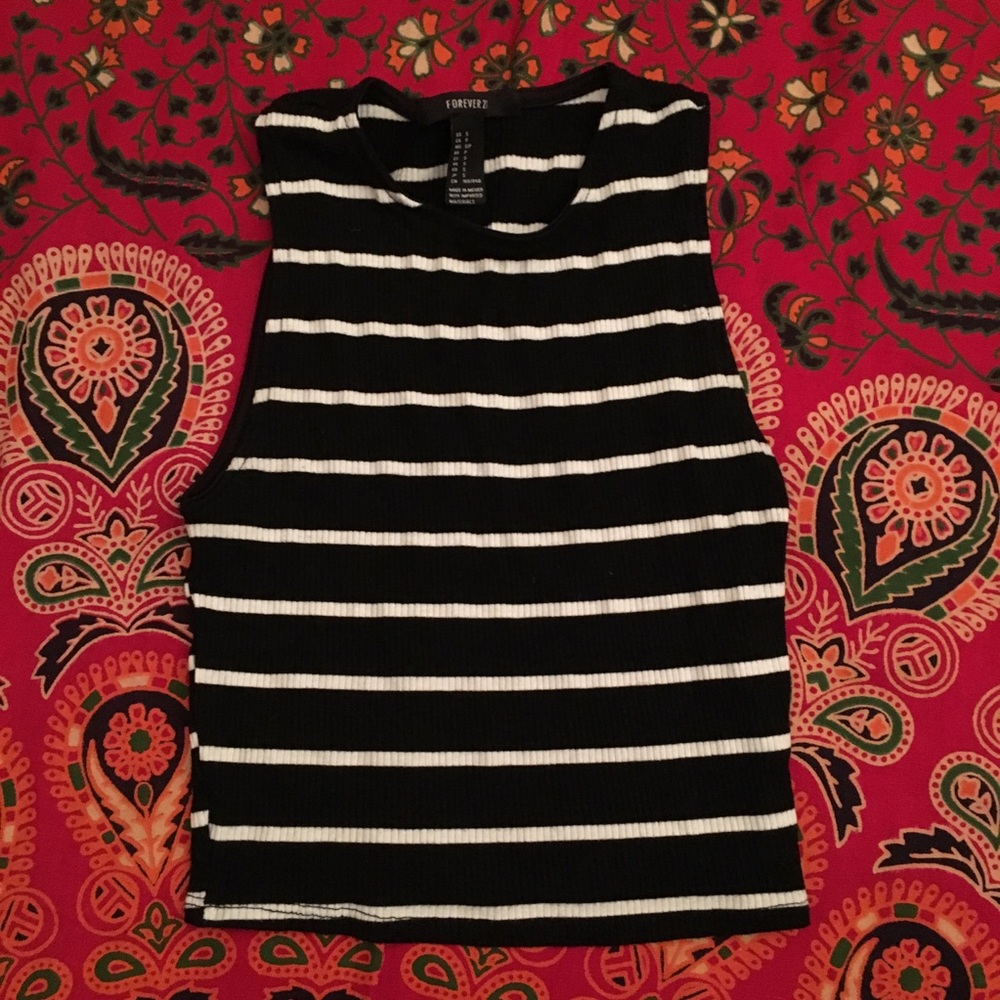 • Forever 21 Crop Tank •