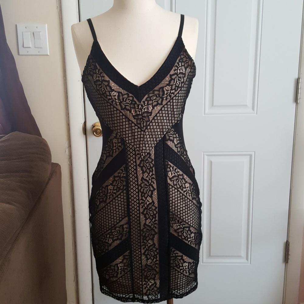 *SOLD*  Lace Guess dress