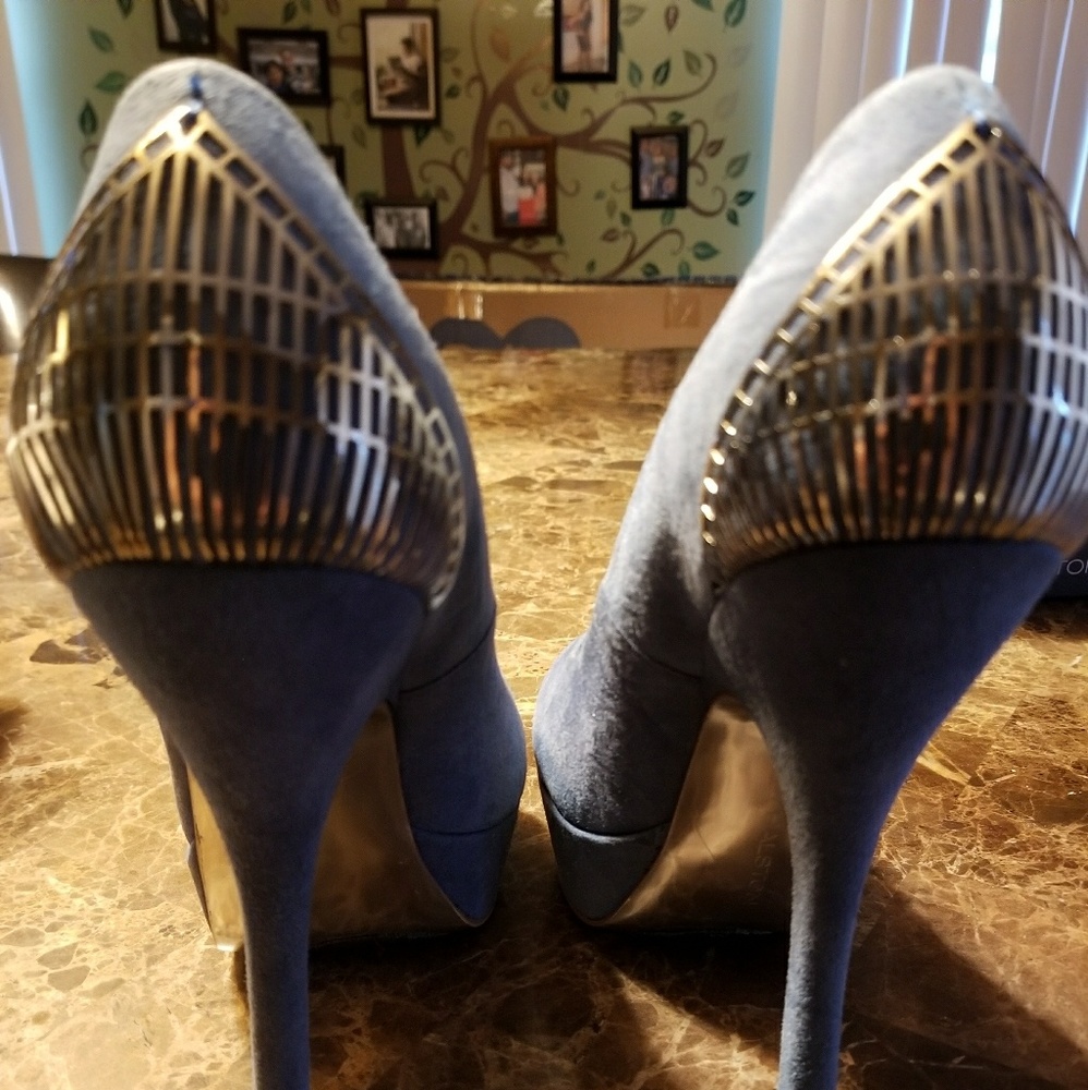 H by Halston Blue Suede Heels Sz 7 - Picture 5 of 7
