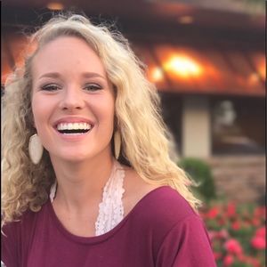 Meet your Posher, Olivia