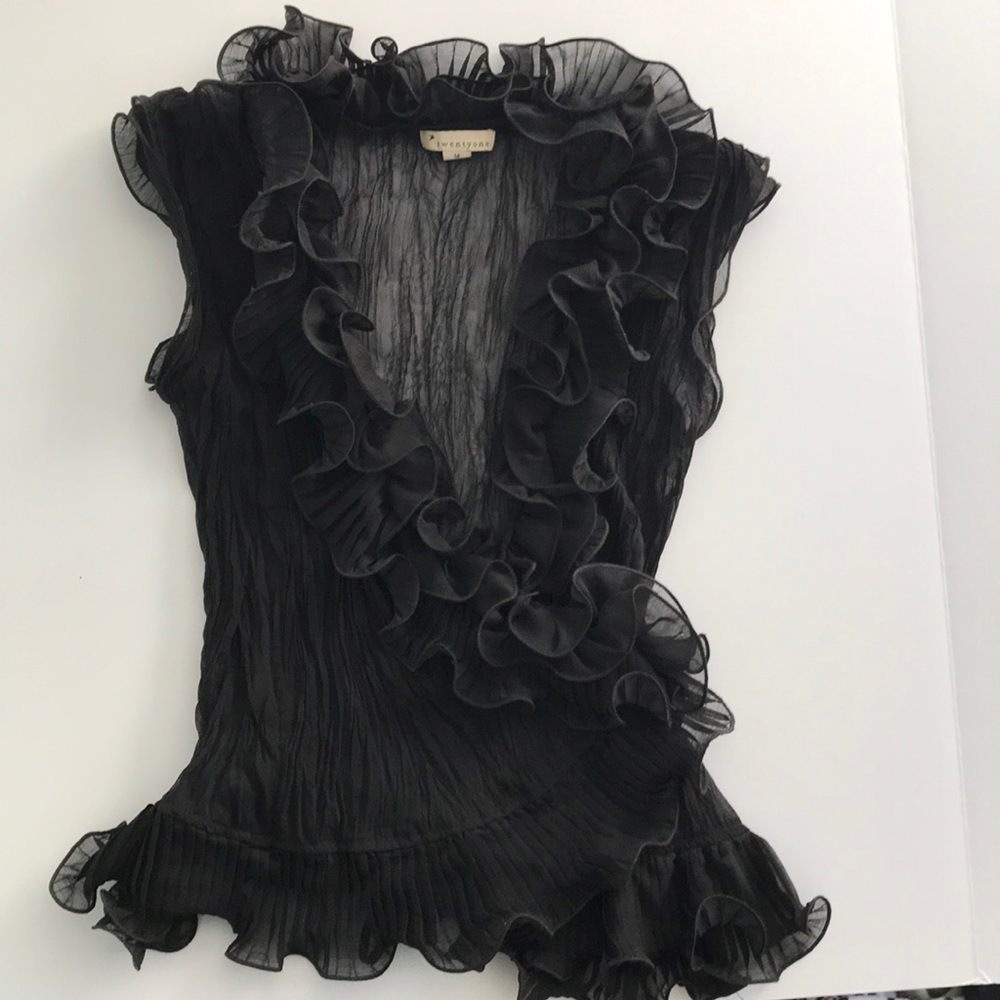Forever 21 misses elegant pretty Black ruffle top