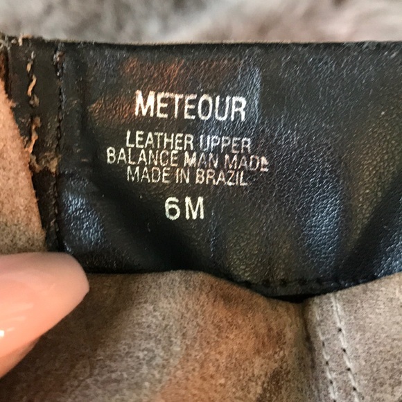 Distressed leather boots - Picture 2 of 2