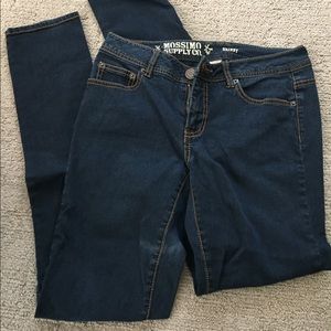 EUC Junior skinny jeans size 7