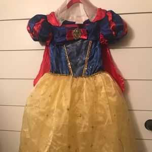 Girls Disney’s Snow White dress