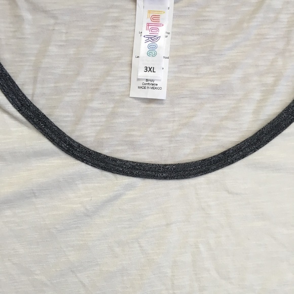 LuLaRoe 3XL NWT Classic Tee - Picture 2 of 3