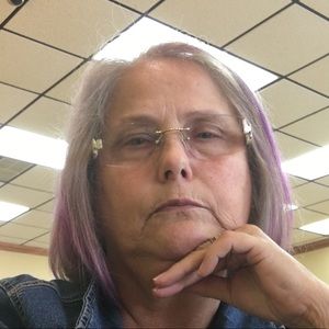 Meet your Posher, Carrie