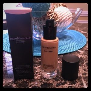 NEW! Never used. Bare Minerals Liquid Foundation