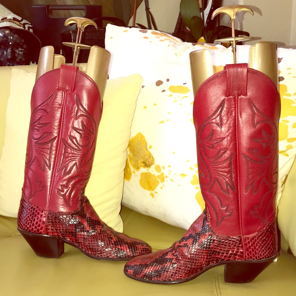 Fabulous Genuine Snake Leather Boots by Olathe 7B