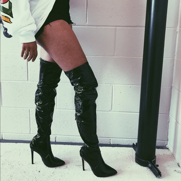 Sexy Thigh High Black Vinyl Boots - Picture 4 of 4