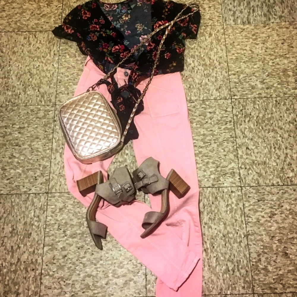 Pretty pink cargo (jeans)