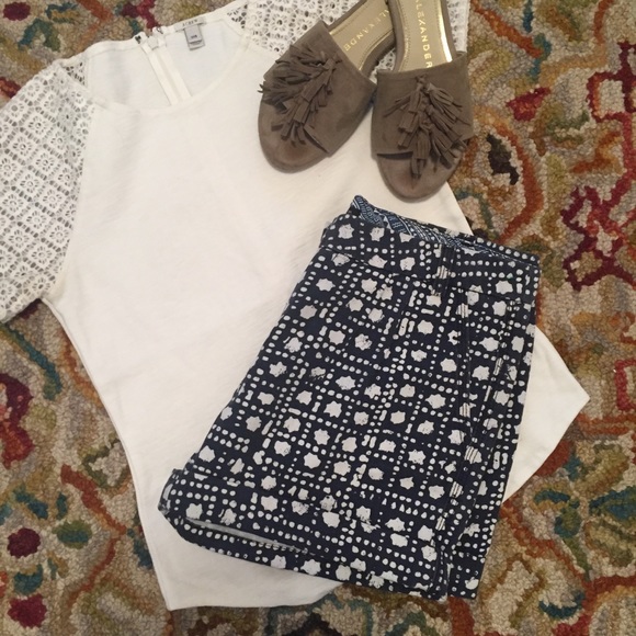 J. Crew Tops - J. CREW Embroidered Top in Size XXS in Beige