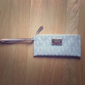 Michael Kors wallet/wristlet