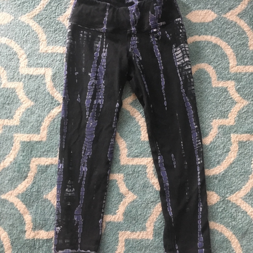 Hard Tail Purple and Black Tie Dye Capris XS EUC