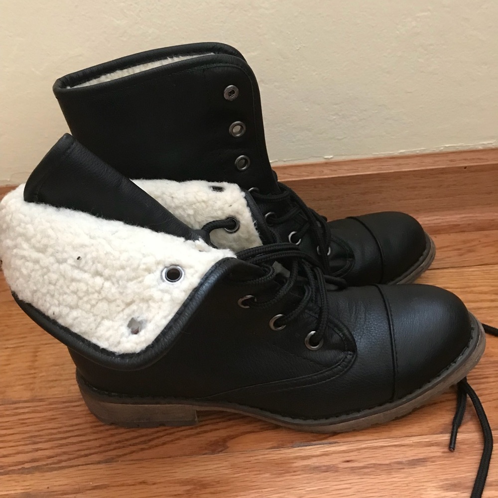 Boots - Picture 2 of 3