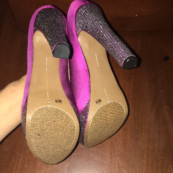 Vince Camuto - Picture 3 of 4