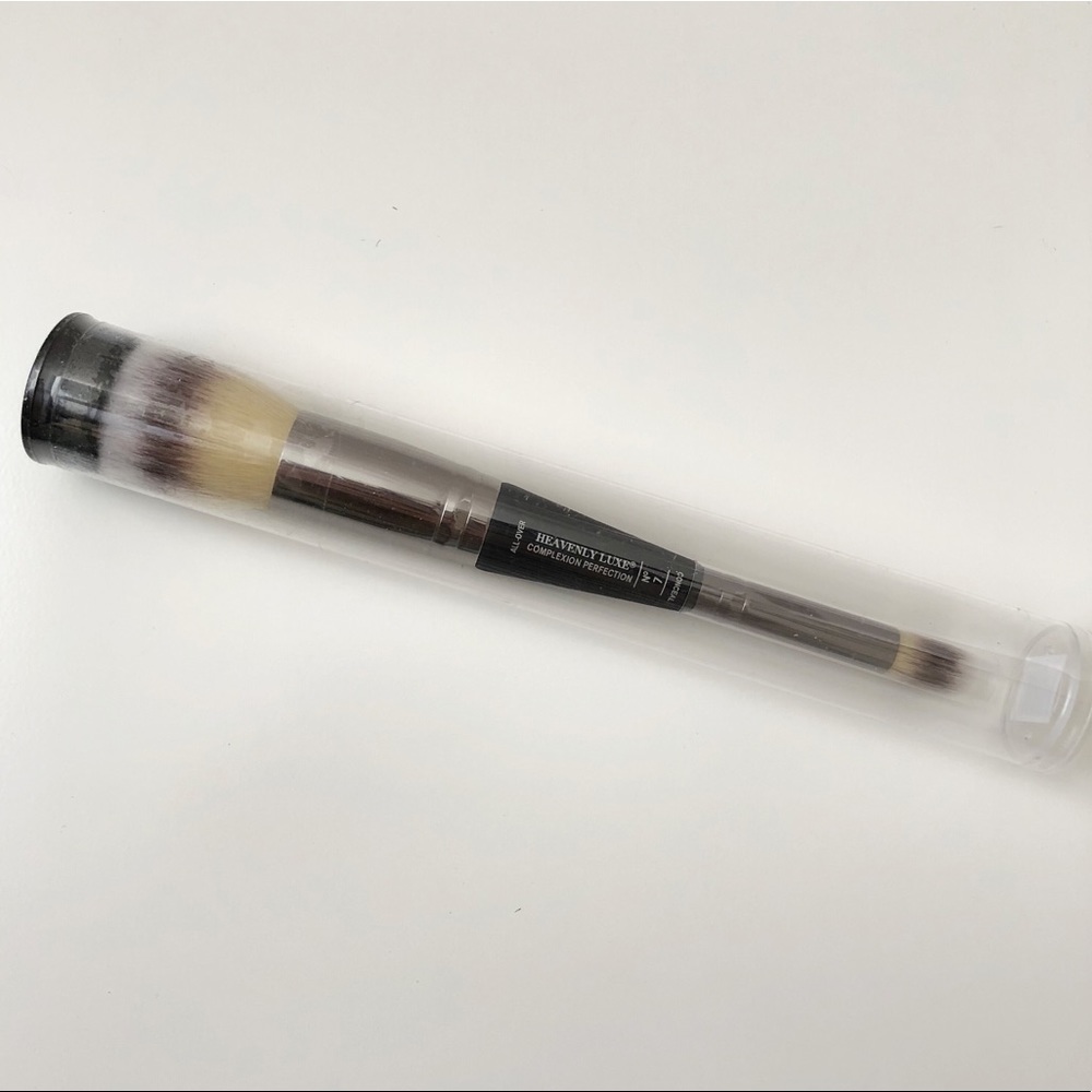 Heavenly Luxe Complexion Perfection Brush #7