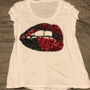 Lips tee