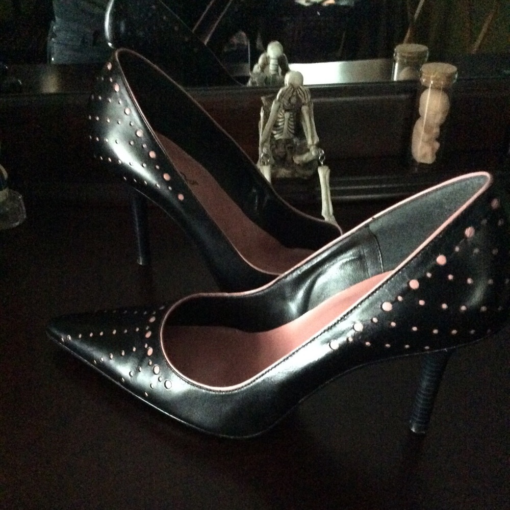 Pretty Pointy Pumps