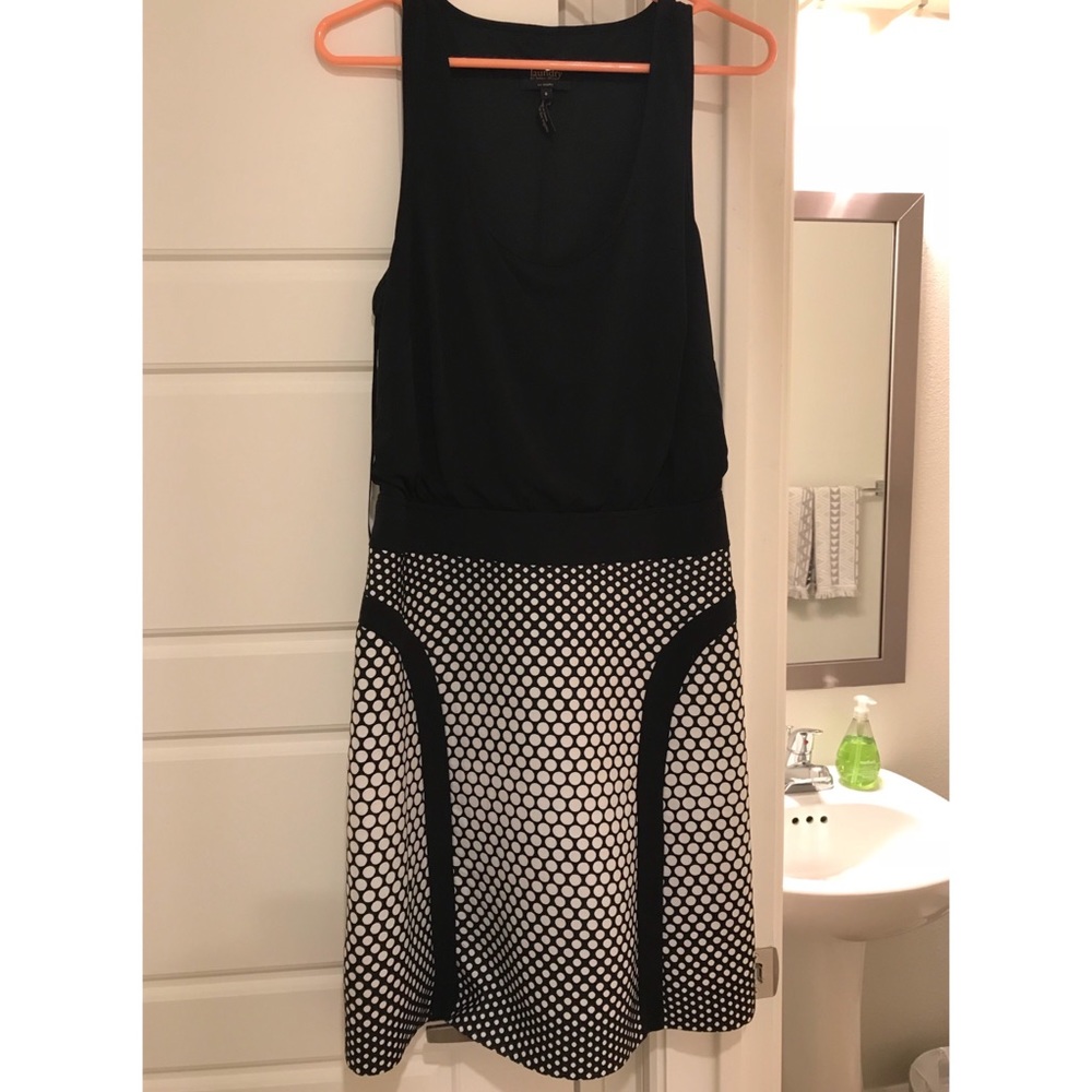 Laundry by Shelli Segal new condition!
