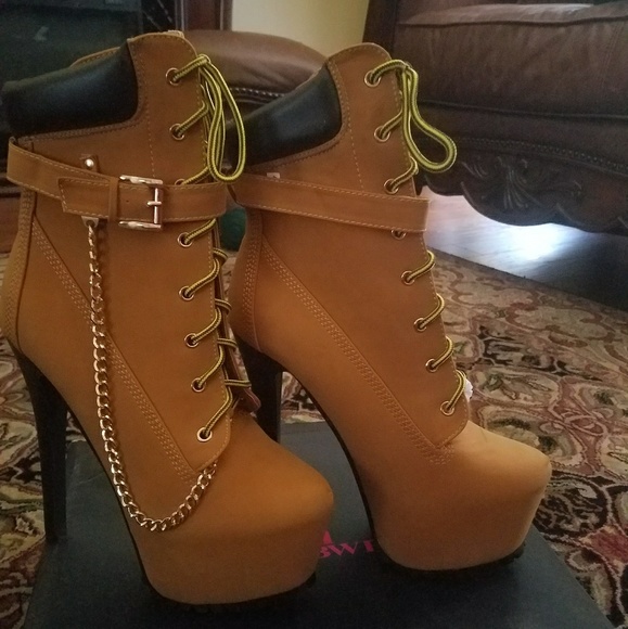 New never worn boot - Picture 2 of 8